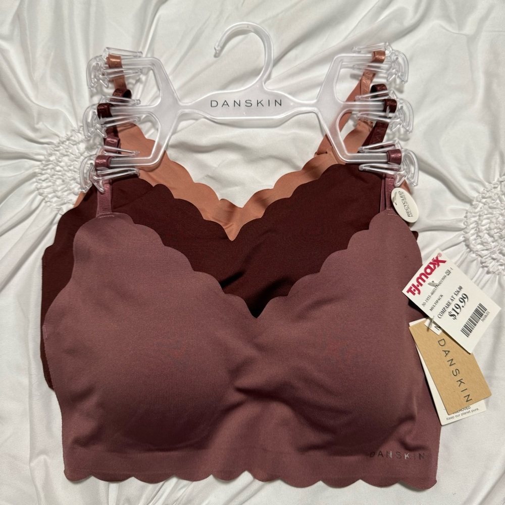 Danskin 3 pack-bra NWT neutral colors✨